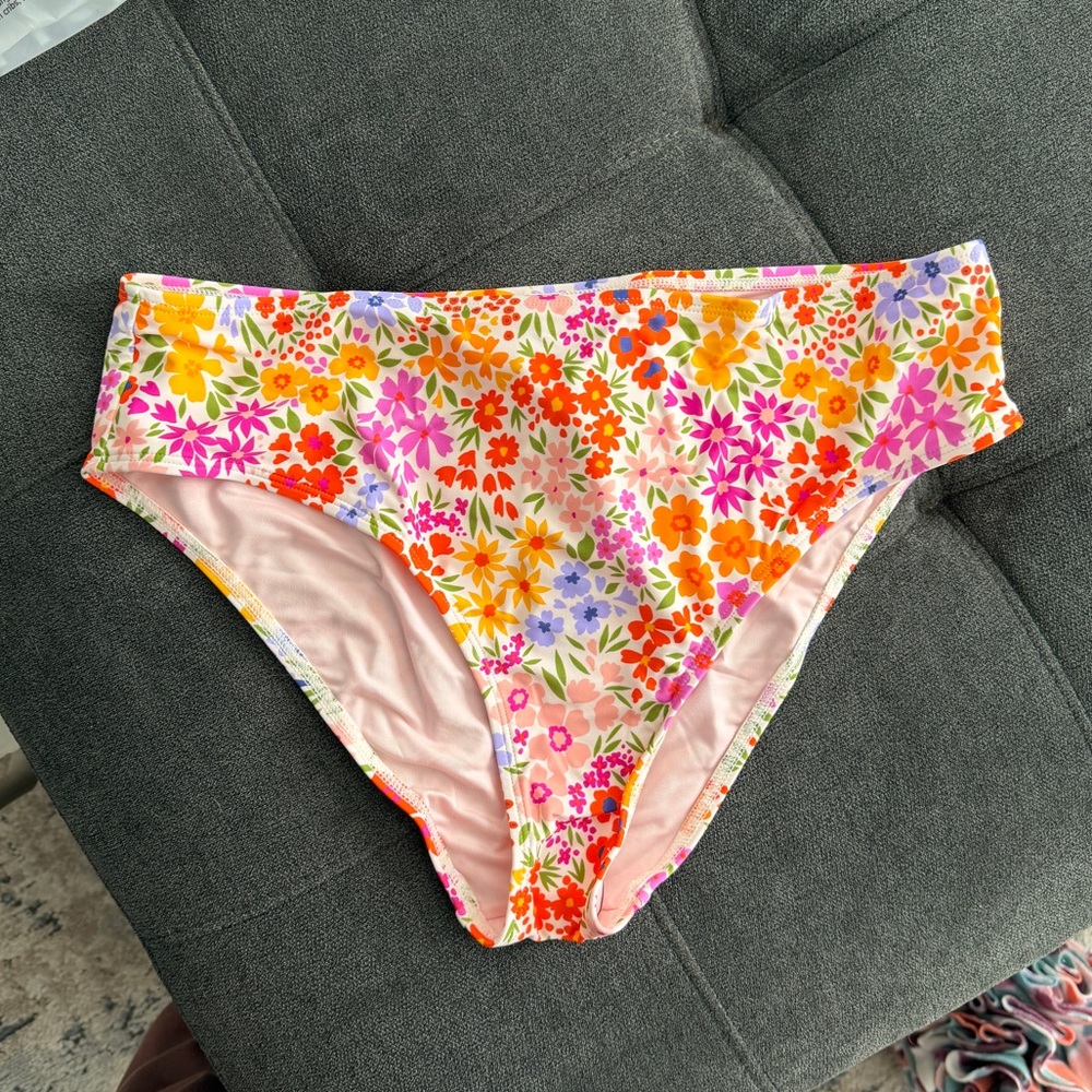 Cupshe Cheerful Tropical High-Waisted Floral Print Bikini Bottoms - Size L, NWT